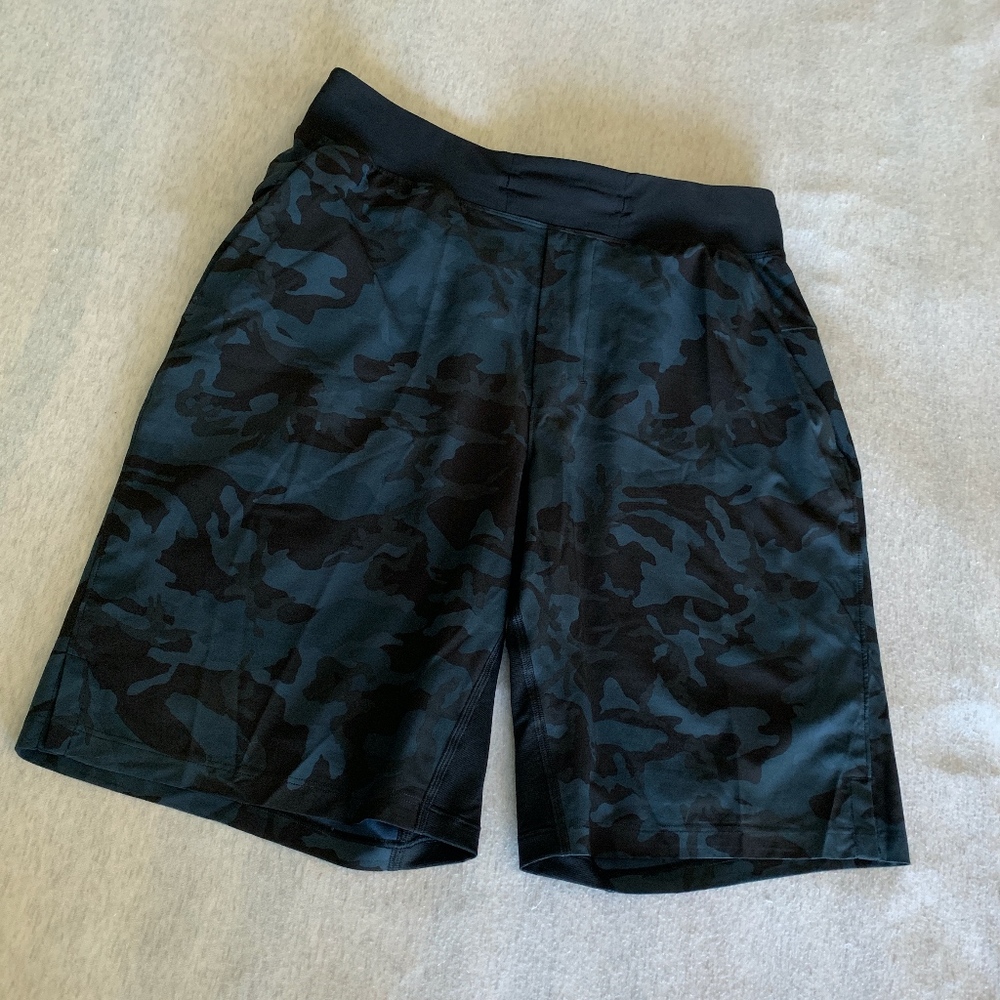 Lululemon  T.H.E. Short 9" Linerless - Small